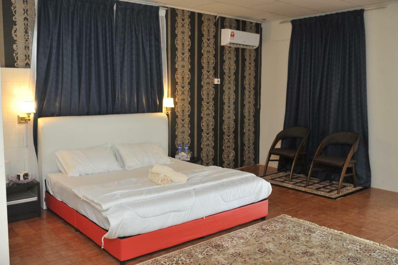 Green Town Hotel & Resort Port Dickson Extérieur photo
